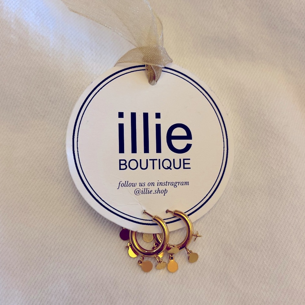 NWT Adorable Boutique Small Hoop Earrings